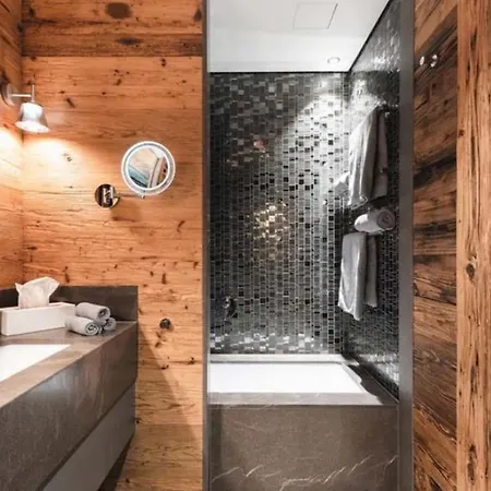 Βίλα 5br Chalet With Ski In Ski Out Access Strass (Vorarlberg)